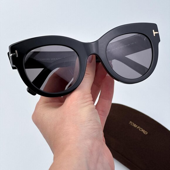 Tom Ford Women BRAND NEW Sunglasses LUCILLA Black Smoke Mirror Cat Eye FT1063/S - Picture 3 of 12